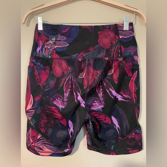 ALL IN MOTION - watercolor fire burst workout shorts - size XL - Picture 3 of 3